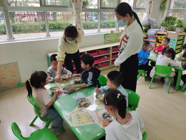 20220526帮扶促提升 携手共前行——栖霞幼儿园红枫园协同燕华花园幼儿园帮扶活动_html_m6b88be21.jpg