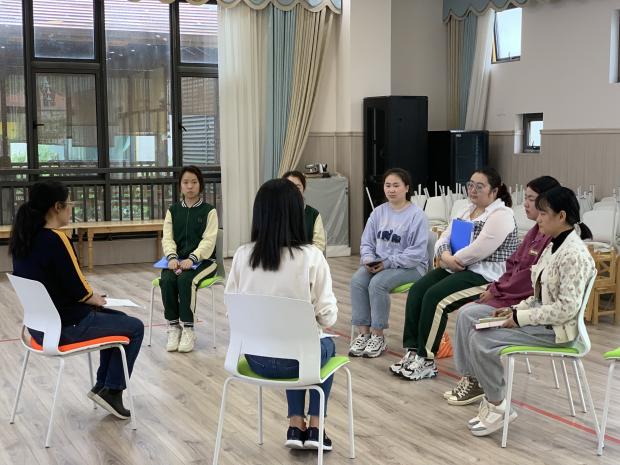 220425 赓续师德 永持初心——记栖霞幼儿园石埠湾园教育好故事评比活动 高艳_html_m66789c5.jpg