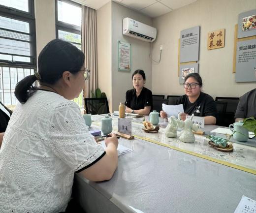 250521 携手共育新篇 共筑融合未来——栖幼翡翠天悦园个别化教育计划会议(1)_html_6db9e0fb.jpg
