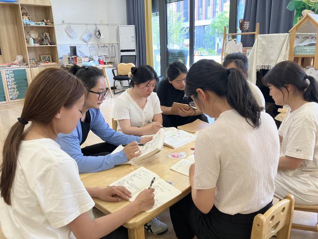 240603以幼为本 聚焦审议 栖霞幼儿园翡翠天域园小班年级组主题审议活动_html_465beb15.jpg