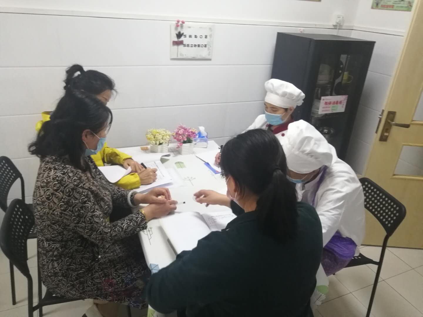 【枫香栖幼】（安全第一）民以食为天 食以安为先 ——栖霞幼儿园五福园食堂食材异常应急处理演练纪实