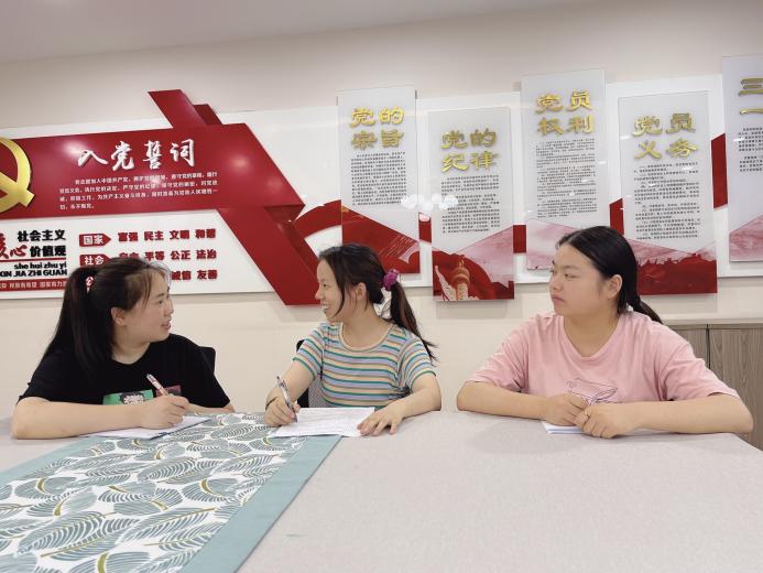 20220512艺术润童心 教研促成长——栖霞幼儿园石埠湾园观察组教研活动 朱美安_html_m44f9786e.jpg