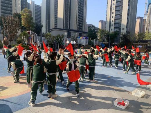 231023悦动早操 活力绽放栖霞幼儿园翡翠天悦园早操评比活动_html_6be4ef77.jpg