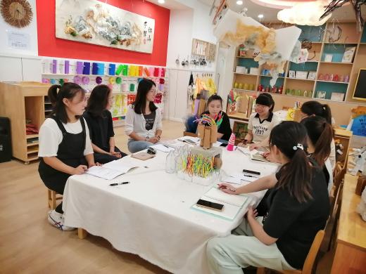 230901凝心审议  聚力成长——栖霞幼儿园翡翠天悦园中班年级组课程审议活动_html_58a0ab5e.jpg