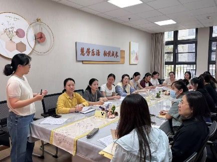 250925以爱为桥 融合促衔——栖霞幼儿园翡翠天悦园融合教育新闻稿(2)_html_6d8ab1e8.jpg