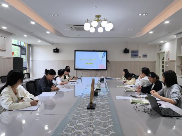 241014悠悠师者心 暖暖家园情——栖霞幼儿园石埠湾园师德师风专项学习活动（二）  冯恋_html_2d365196.jpg