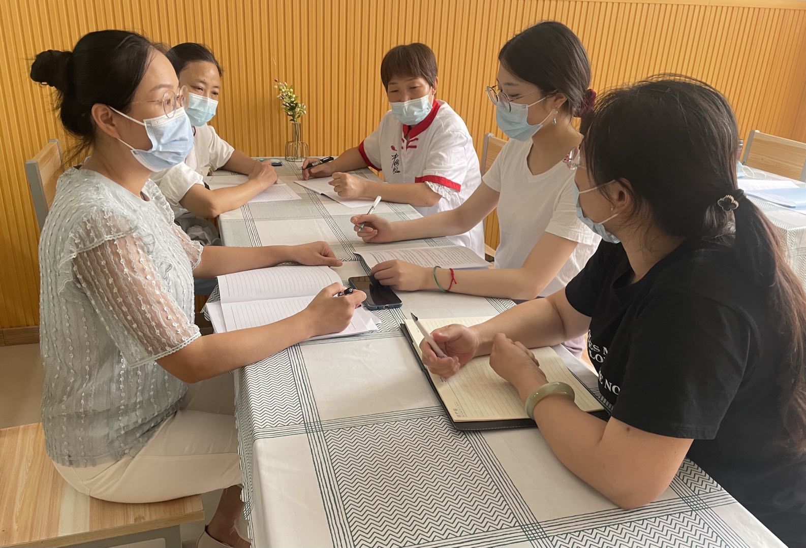 【枫香栖幼】重在防疫 食在安全    ——栖幼红枫园食堂安全卫生管理工作布置会