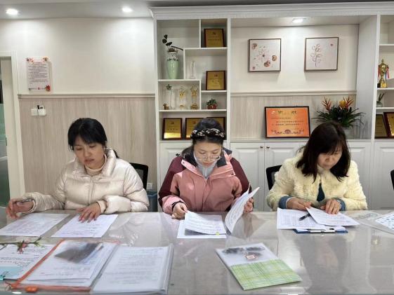 【枫香栖幼】展业务水平 促教师成长——记栖霞幼儿园石埠湾园业务资料评比活动