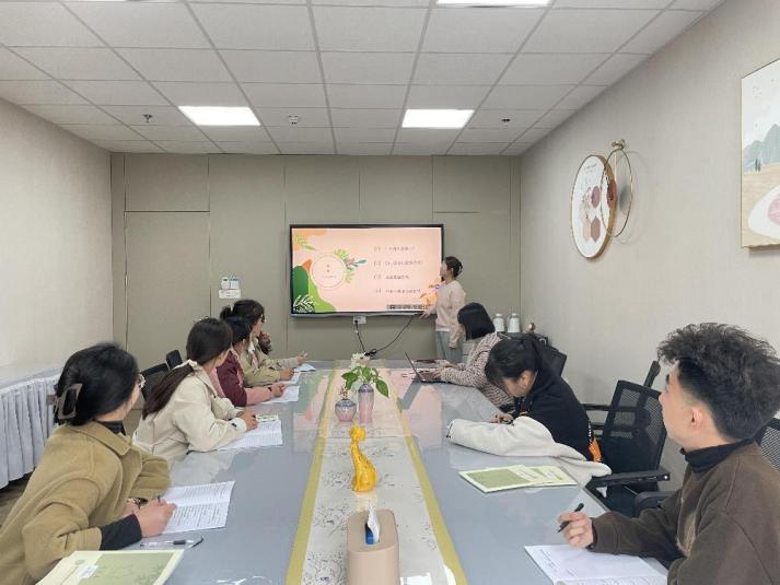 230316会说话的主题墙——栖幼翡翠天悦园幼儿表征墙设置研讨活动_html_6c9070f2.jpg