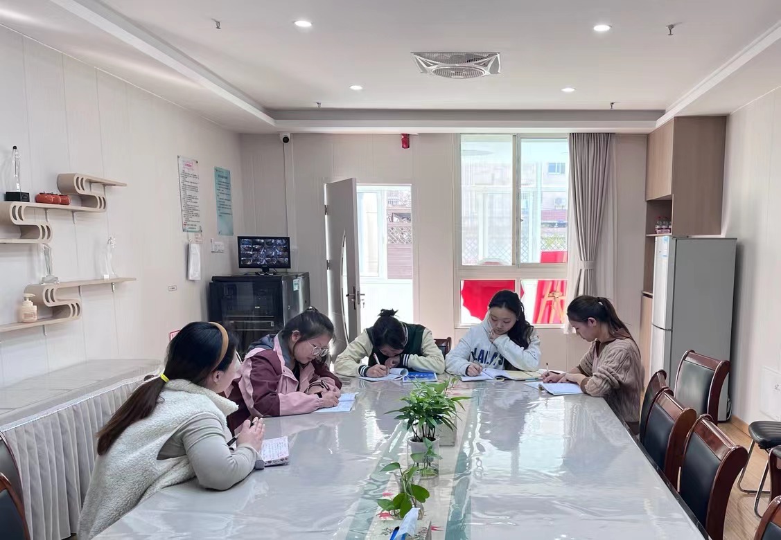 231108乐享运动 健康成长——栖幼红枫分园课程中心组活动（四）-副本_html_7a235d1.jpg