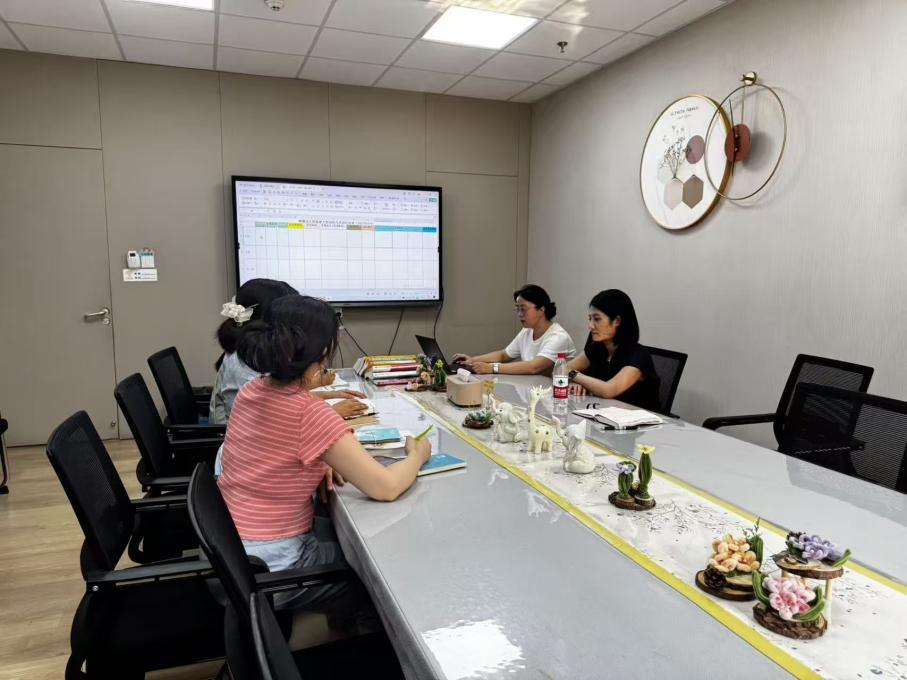 【枫香栖幼】凝心聚力谋新篇深耕课程促成长  ——栖霞幼儿园翡翠天悦园课程中心组活动（一）