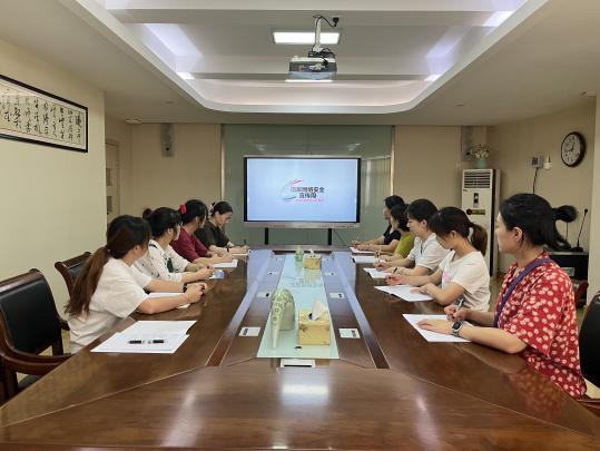 【枫香栖幼】共筑网络安全 共享网络文明  ——栖霞幼儿园五福园信息小组会议之网络安全宣传周学习活动