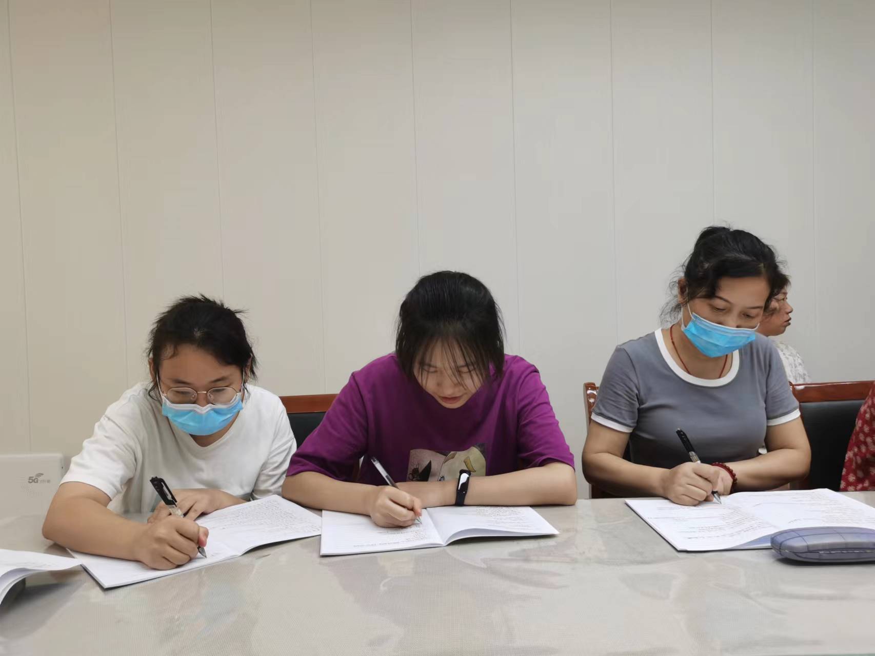220822不忘从教初心  恪守职业师德——栖霞幼儿园红枫园师德专项会议 - 副本_html_3efd6884.jpg