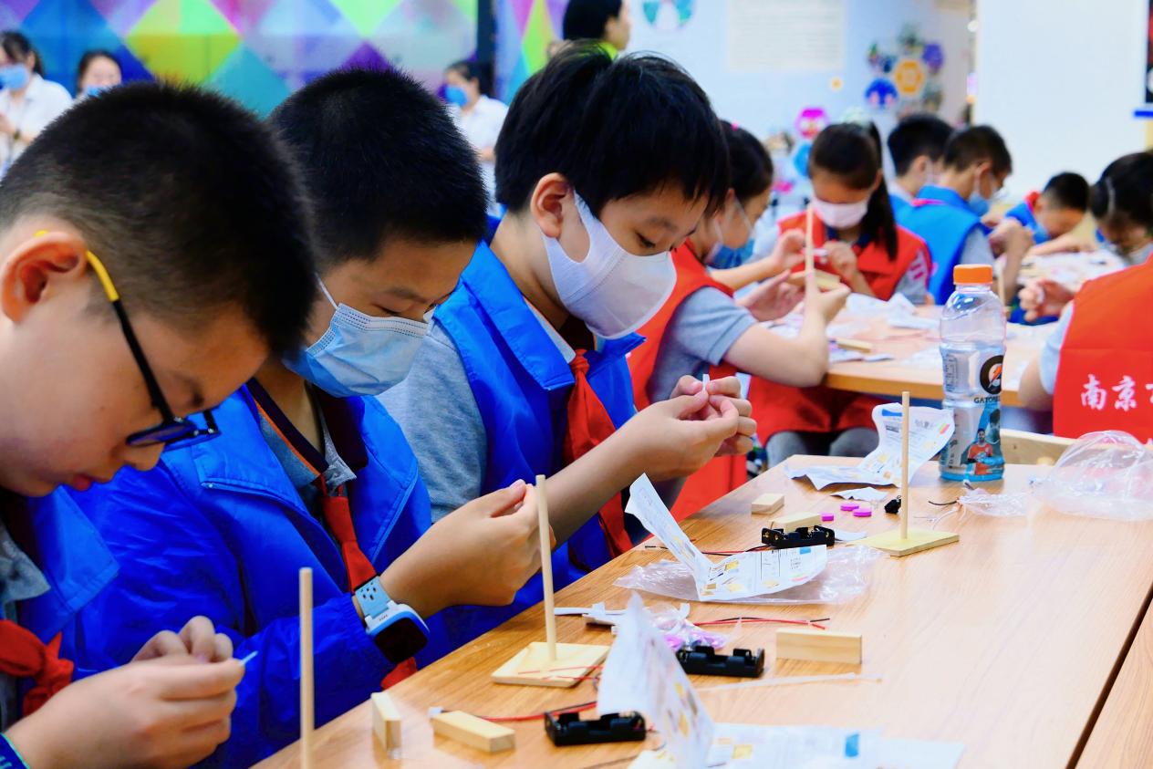 【博学广志】馆校合作开拓视野，携手共建科技校园_html_m5926ca78.jpg
