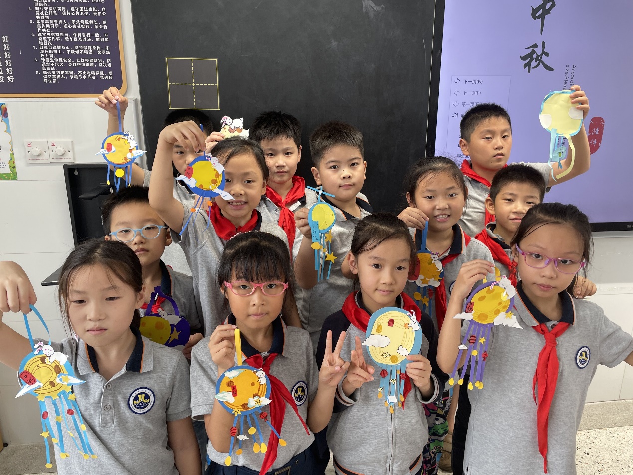 【博学广志】“绘”中秋 月团圆——金小广志路校区“情系中秋”美术特色活动_html_m5e2bc9e8.jpg