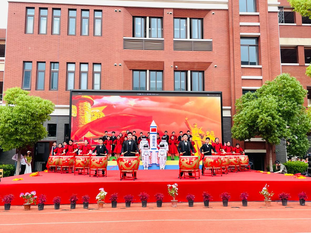 督学促成长，携手共提升——记湖南省教育督导干部（督学）能力提升研修班学员莅临金陵小学（仙林湖校区）参观指导_html_m112a7f7b.jpg