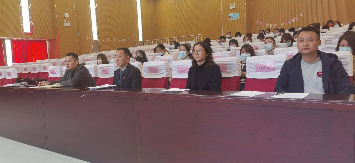 【博学广志】食安广志 家校同行——记金陵小学广志路校区第一届膳食委员会第二次会议_html_3f13b76d.jpg