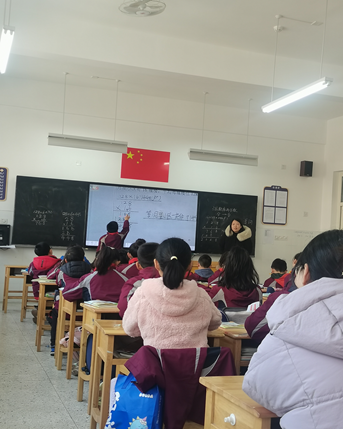 【博学广志】“开放课堂”显精彩  教学研讨展新篇——金陵小学（广志路校区）“开放课堂”活动侧记_html_6643efbf.png