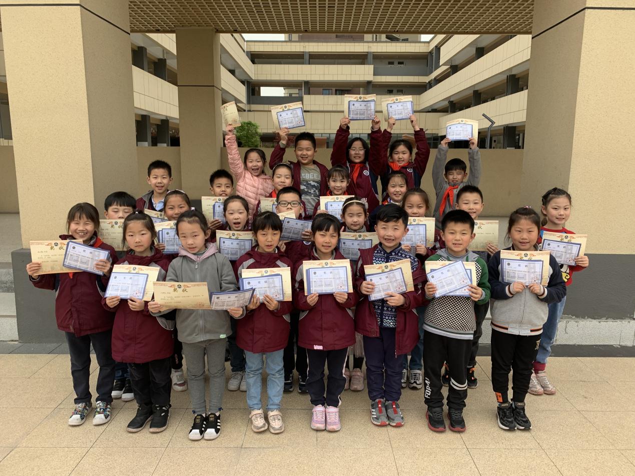 【广志特色教师】百草助力 艺趣无限-记金陵小学（广志路校区）特色教师赵晓萌_html_44a1c5d8.jpg