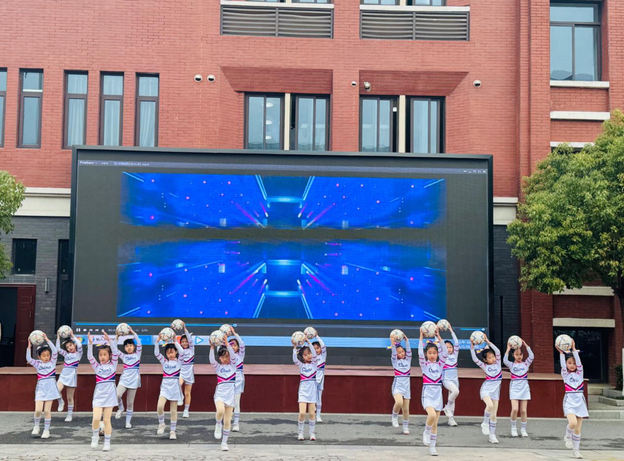【湖畔·学生活动】金陵小学（仙林湖校区）“校长杯”校园足球联赛正式开幕_html_66e9621b.jpg