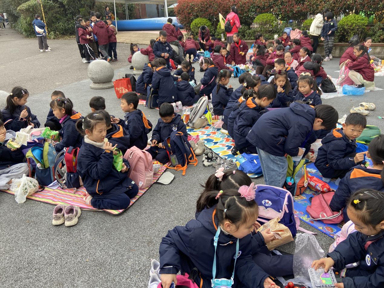 【湖畔·学生活动】探秘红山动物园——记金陵小学（仙林湖校区）一年级春季社会实践活动_html_7fa280ab.jpg