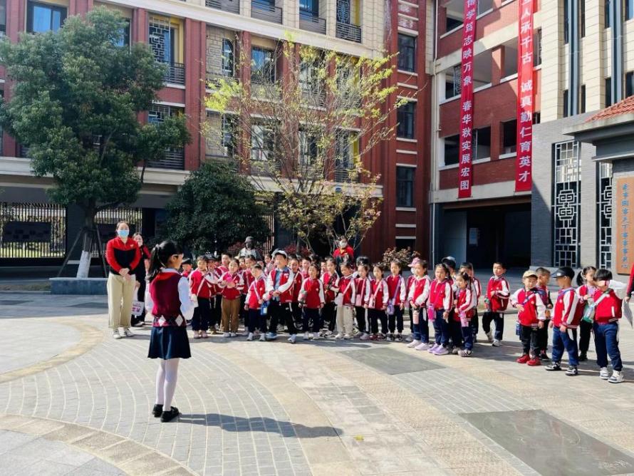 【湖畔·协同育人】幼小有约，衔接成长——金陵小学（仙林湖校区）与幼儿园幼小科学衔接交流活动_html_2ed372b5.jpg