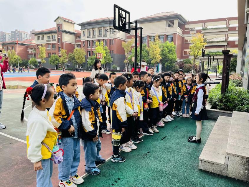 【湖畔·协同育人】“衔”而有道 “接”续未来——金陵小学（仙林湖校区）与幼儿园幼小科学衔接交流活动（五）_html_3cbc15a3.jpg