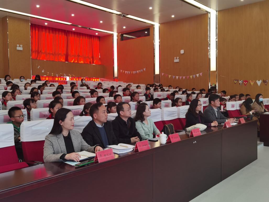 科学爱眼护眼，让“视”界更美好——金陵小学（广志路校区）护眼讲座侧记_html_m5e0badfb.jpg