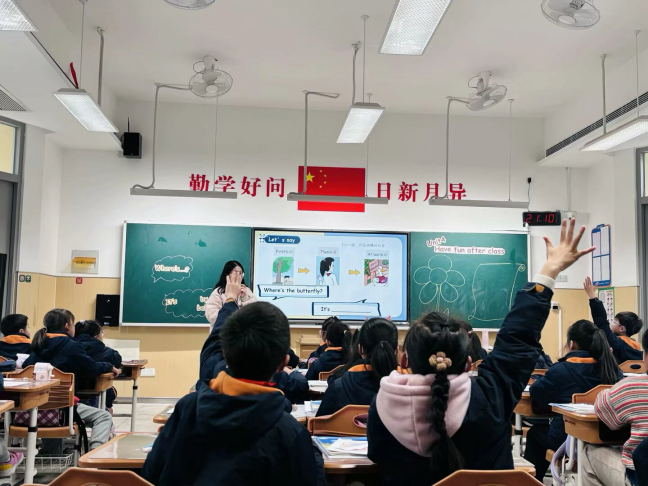 【湖畔·童化课堂】研思并进，且悟且行——记三年级英语校本教研_html_m1242e50f.png