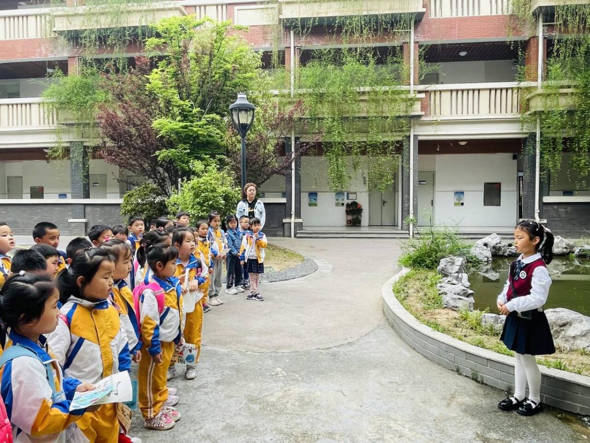 “趣”探小学，“童”享美好——金陵小学（仙林湖校区）与幼儿园幼小科学衔接交流活动（六）_html_16709f9b.jpg
