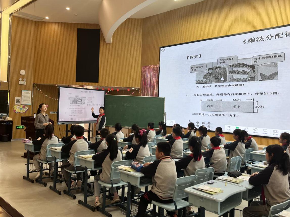 【博学广志】优化练习设计，培养关键能力——记栖霞区小学四年级数学教研活动_html_6f2d027f.jpg