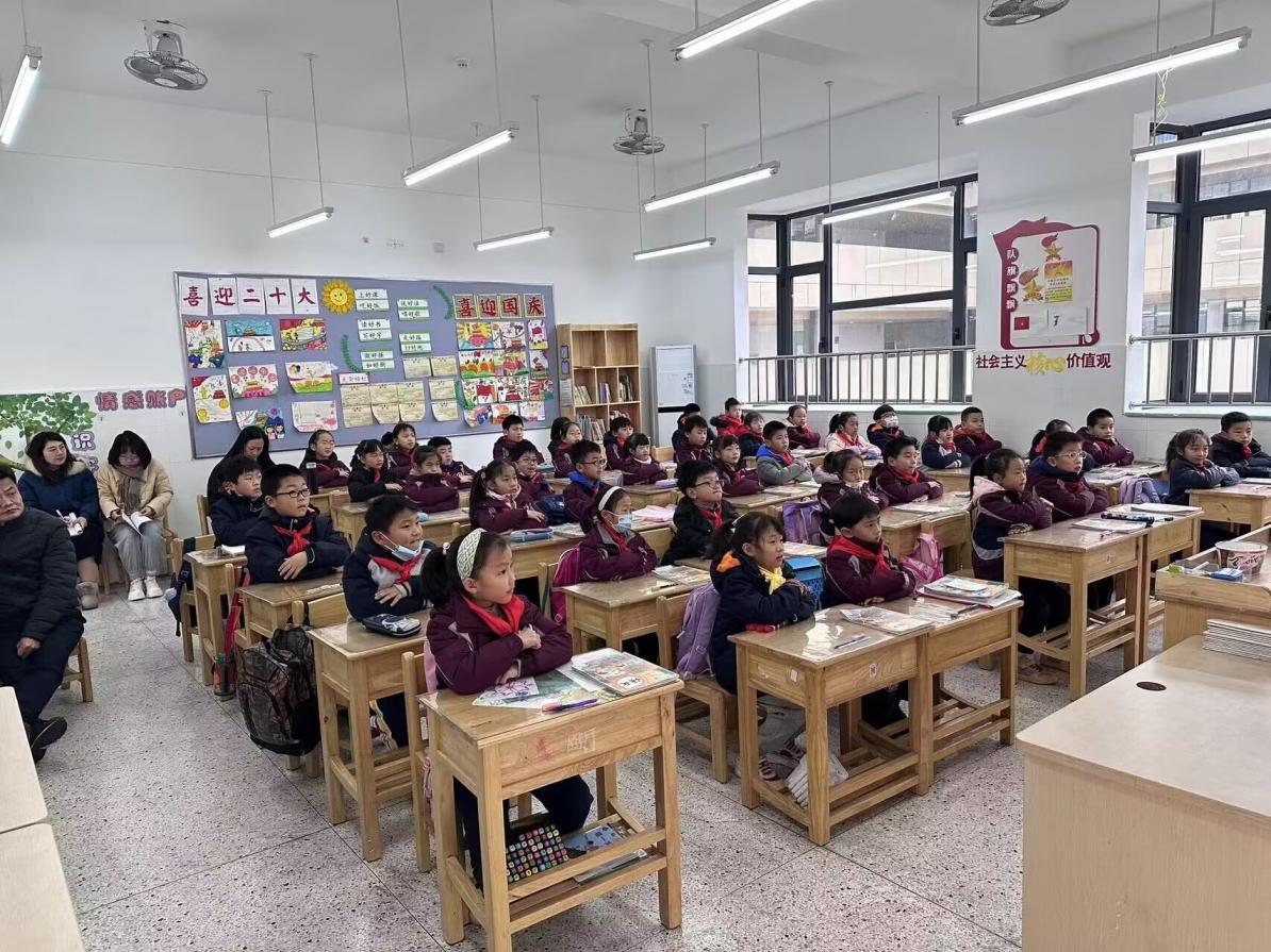 【博学广志】教研并进，研有所得——金陵小学广志路校区语文组校本教研活动_html_59481dbd.jpg