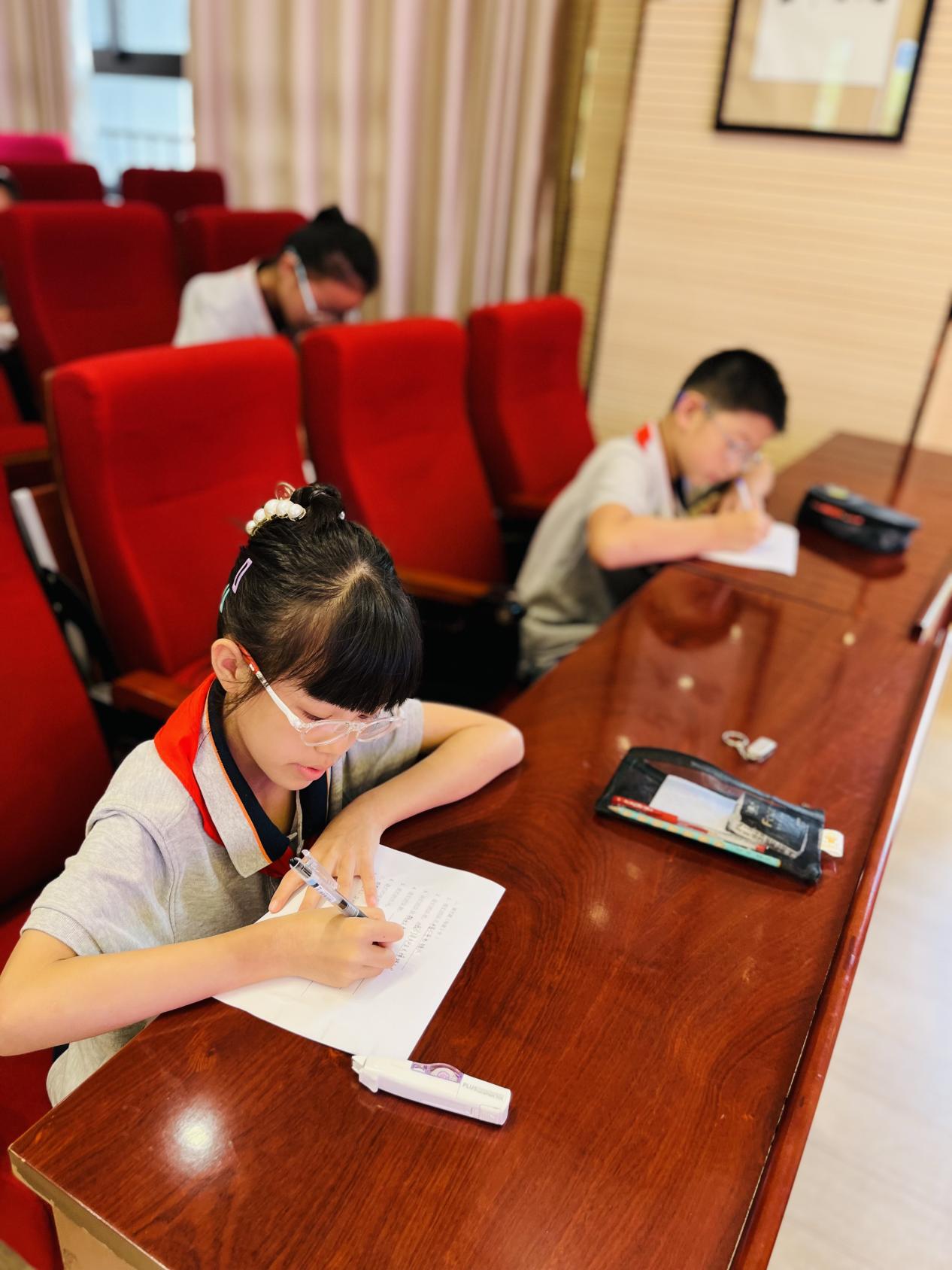 【湖畔·红领巾】逐梦红领巾，争做好队员——金陵小学（仙林湖校区）2023-2024学年大队委换届选举_html_13d39e0c.jpg