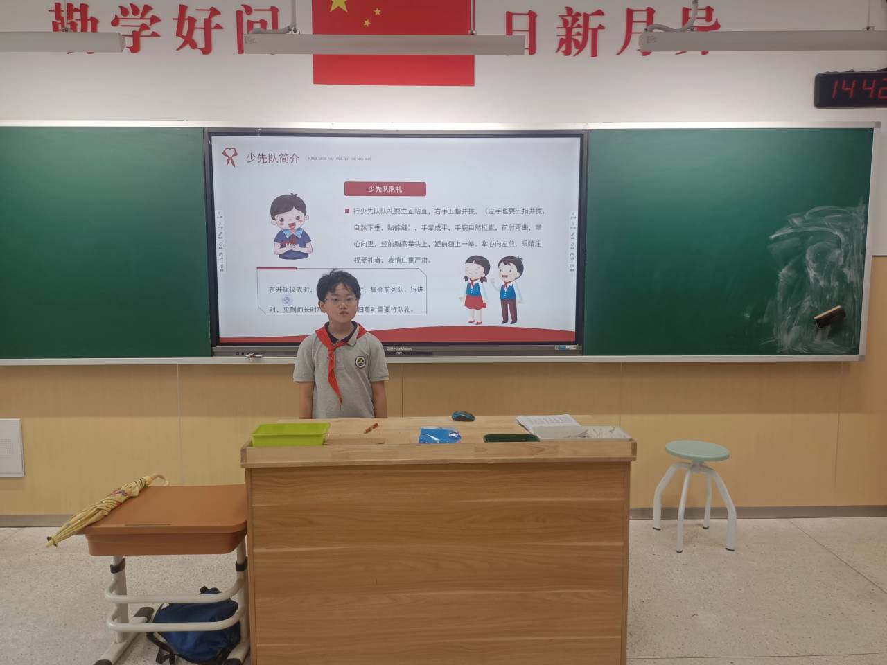 【湖畔·红领巾】逐梦红领巾，争做好队员——金陵小学（仙林湖校区）2023-2024学年大队委换届选举_html_m38e7cbf9.jpg