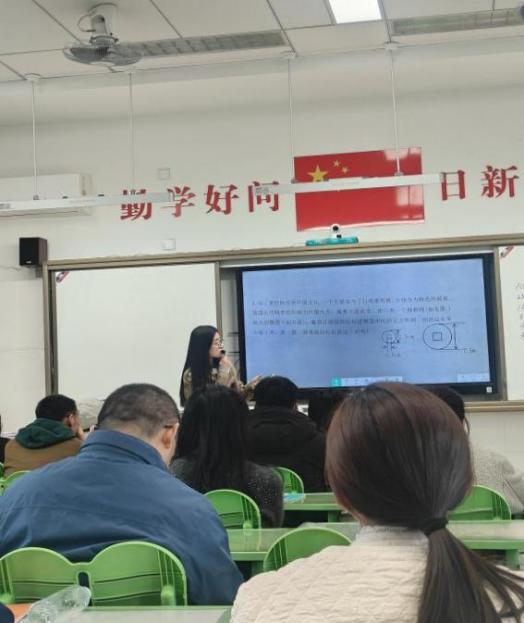 【湖畔·家校共育】共话成长路，携手小升初——南京市金陵小学（仙林湖校区）召开六年级家长会_html_m610f526e.jpg