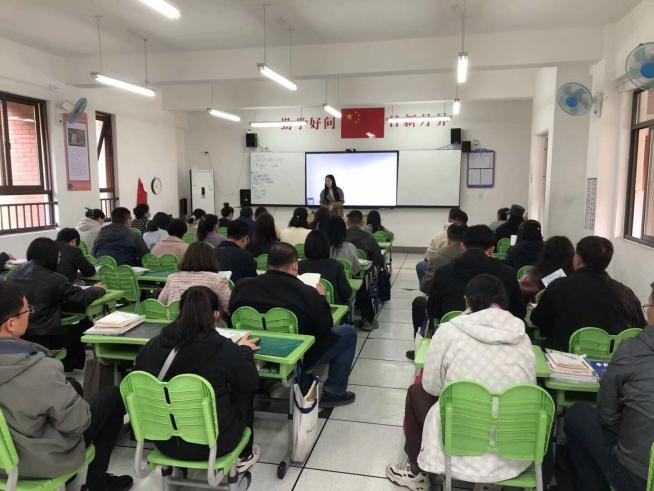 【湖畔·家校共育】共话成长路，携手小升初——南京市金陵小学（仙林湖校区）召开六年级家长会_html_m940f63.jpg