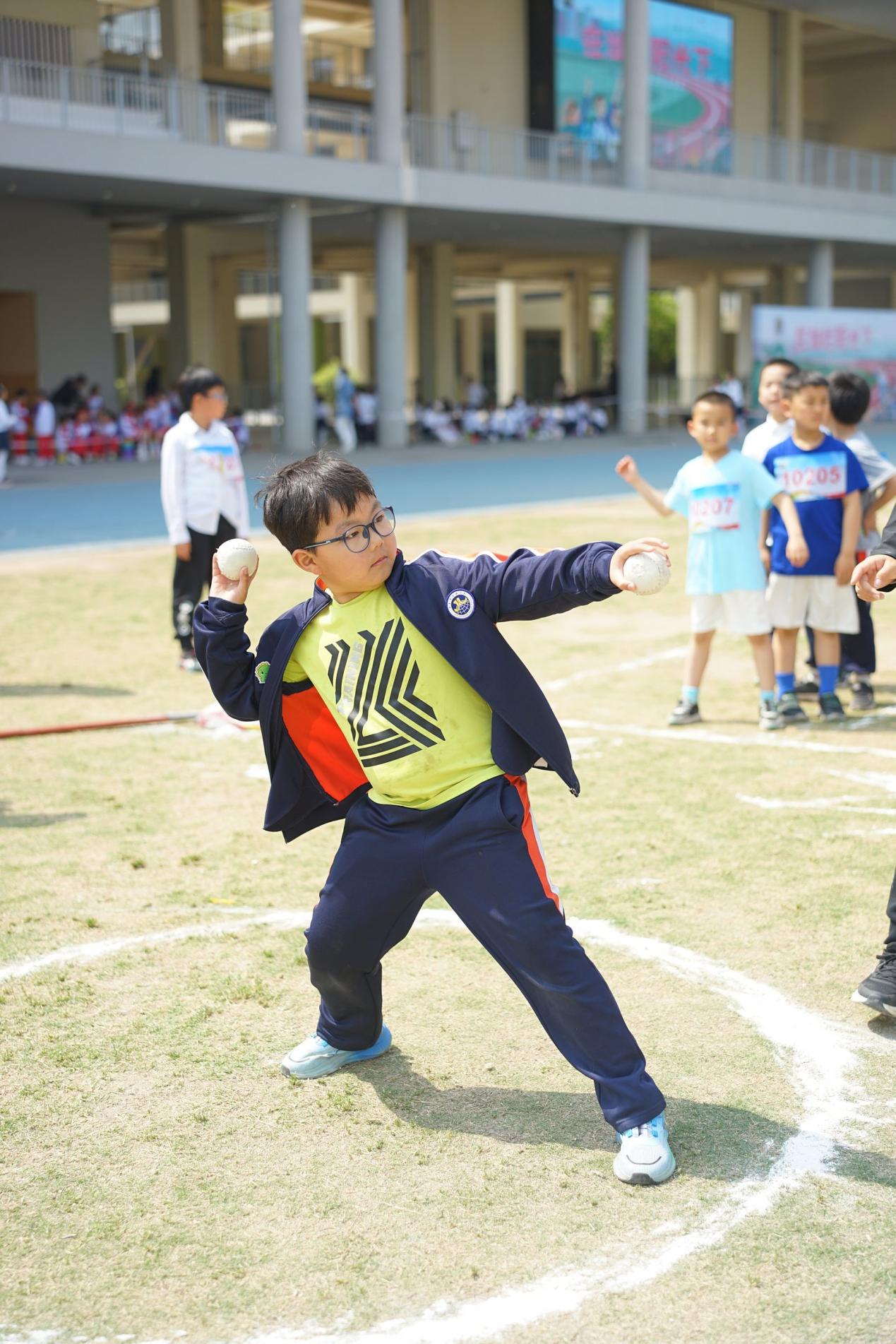 【湖畔·学生活动】在灿烂阳光下——记南京市金陵小学（仙林湖校区）2024—2025学年春季田径运动会（一、三年级）_html_30d5e745.jpg