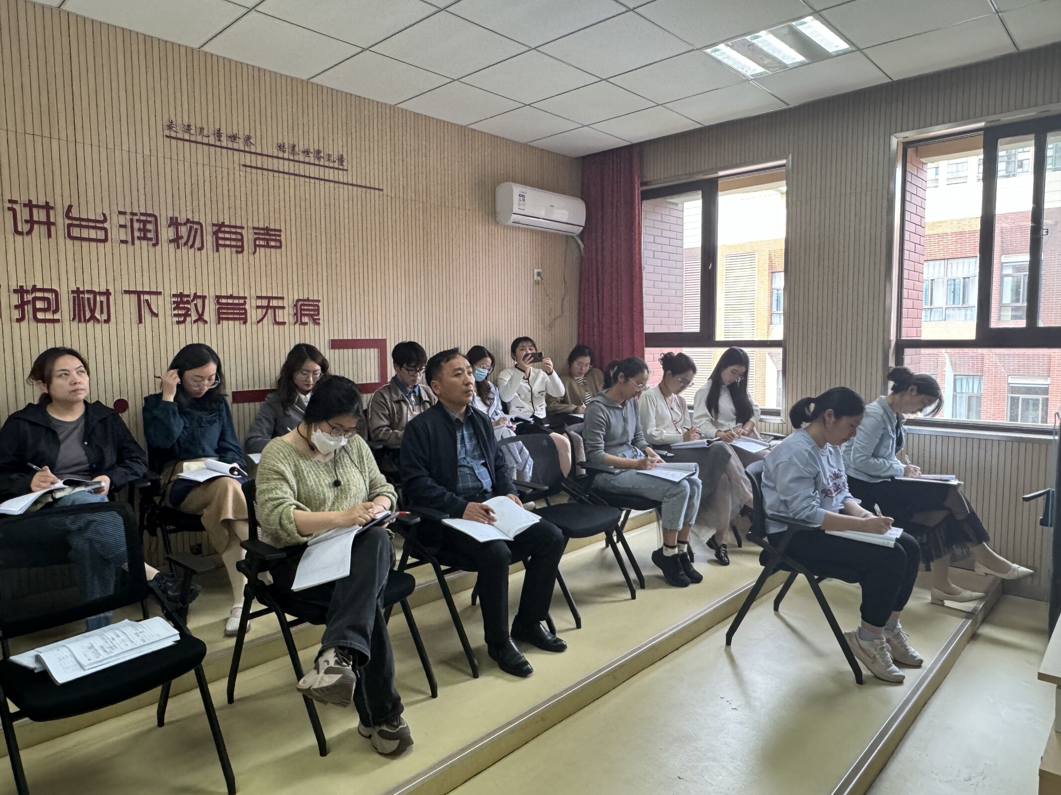 【湖畔﹒童化课堂】掌握算理  落实运算一致性——数学校本研修之课例研讨（203）_html_22dda29f.jpg