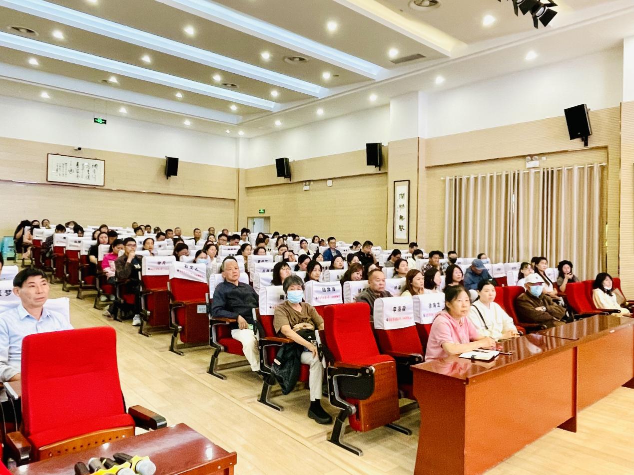 【湖畔·家校共育】教出懂规则的孩子——南京市金陵小学（仙林湖校区）家长学校系列活动_html_m4d025d69.jpg
