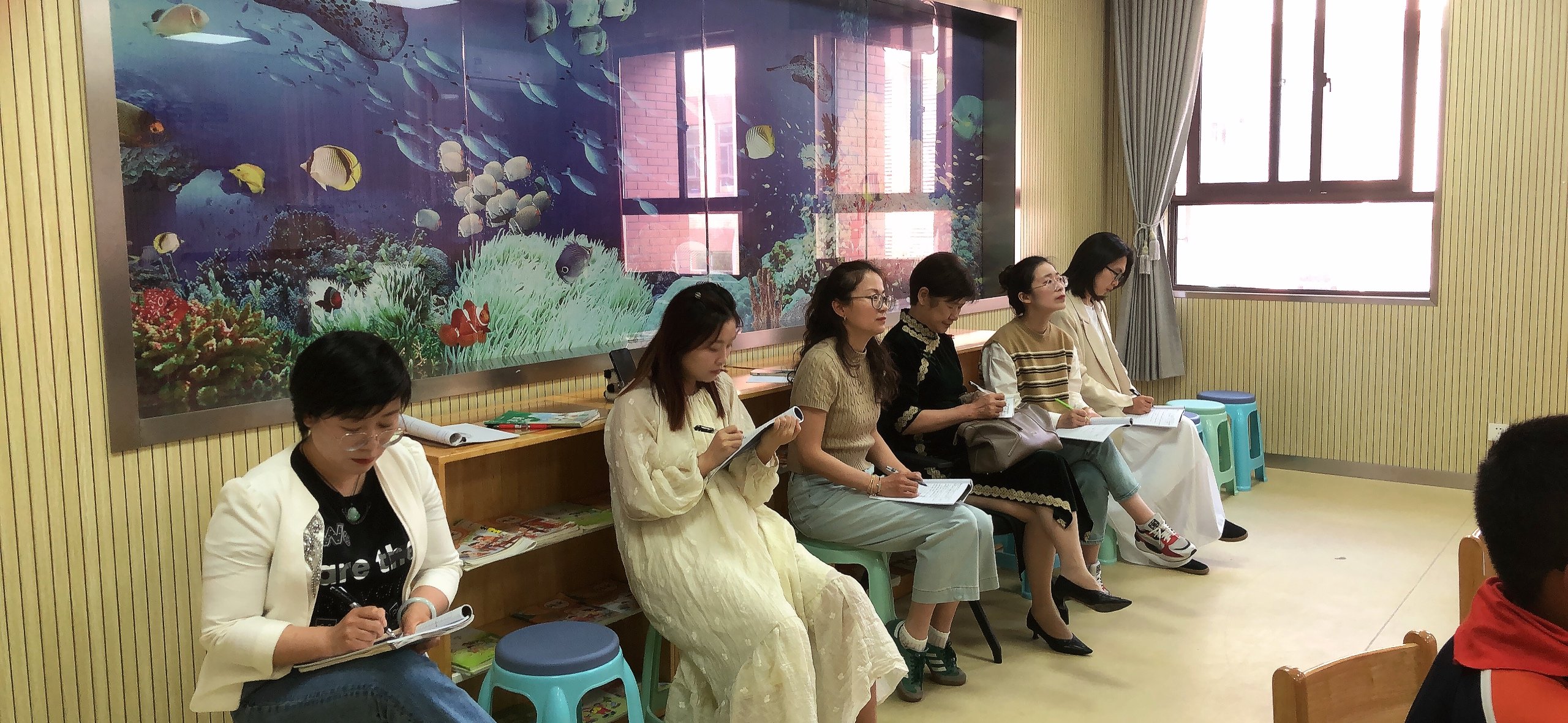【湖畔·童化课堂】学科融合，提升素养——记英语组第三次校本教研_html_2ff06f2c.jpg