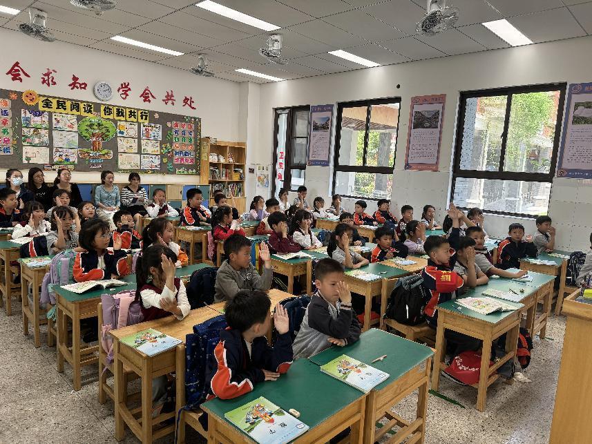 【湖畔·童化课堂】知算理，明算法——数学校本研修之课例研讨（201）_html_7c262435.jpg