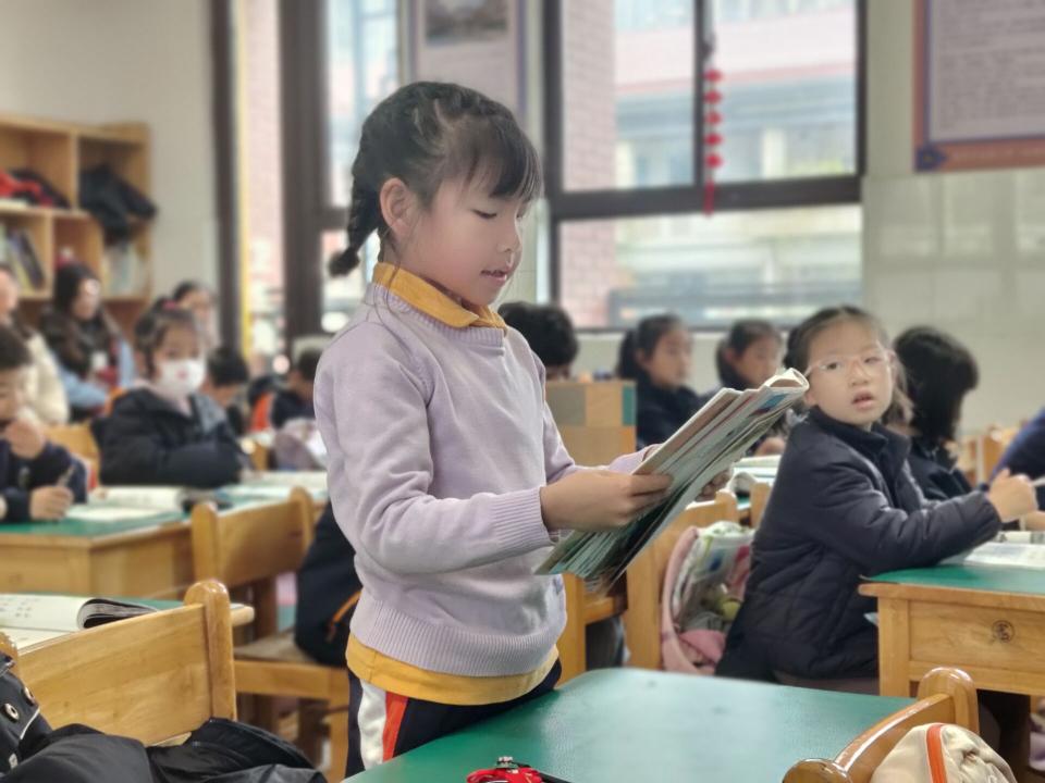 【湖畔·童化课堂】课堂展风采 教研促成长——记金陵小学（仙林湖校区）一年级语文组教研活动_html_8595900.jpg