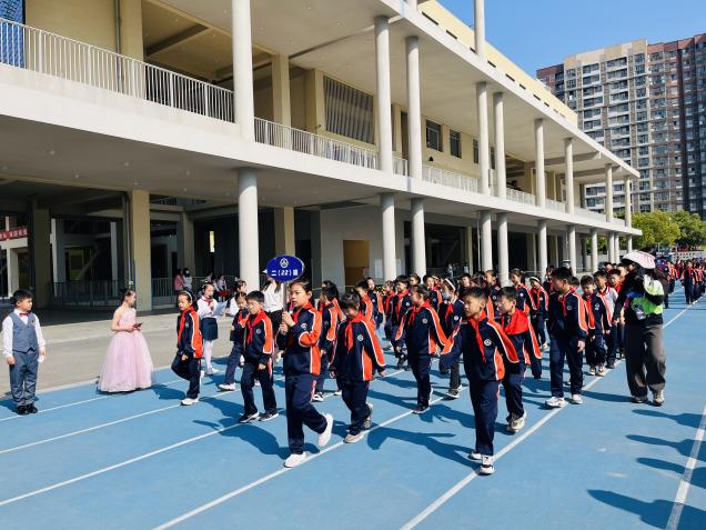【湖畔·学生活动】“运动展风采，健康向未来” ——金陵小学（仙林湖校区）2023—2024学年春季运动会（二年级）_html_7937b913.jpg