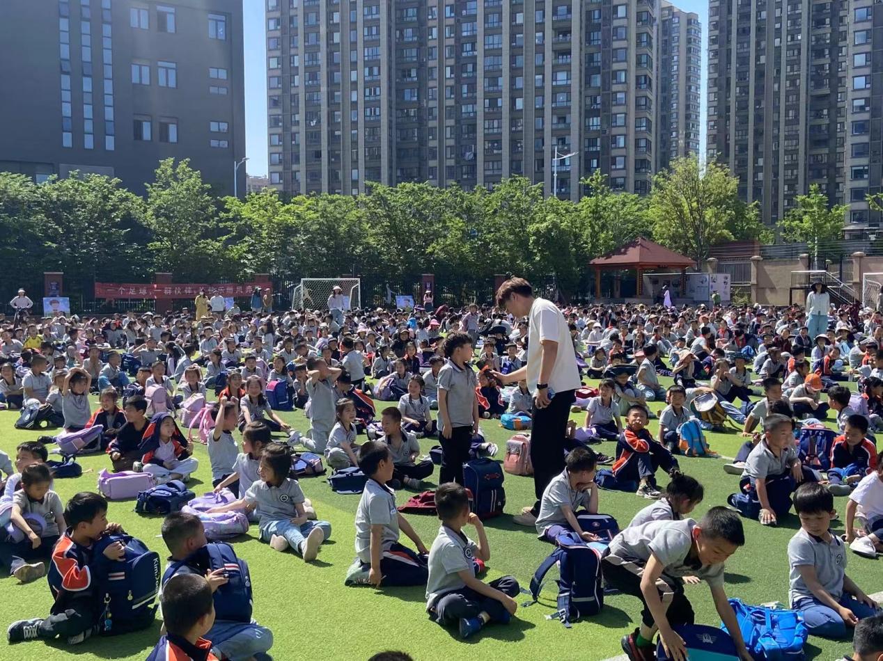 【湖畔·共佑安全】人人讲安全，个个会应急——金陵小学（仙林湖校区）开展地震防灾演练活动_html_m2cccc2cc.jpg