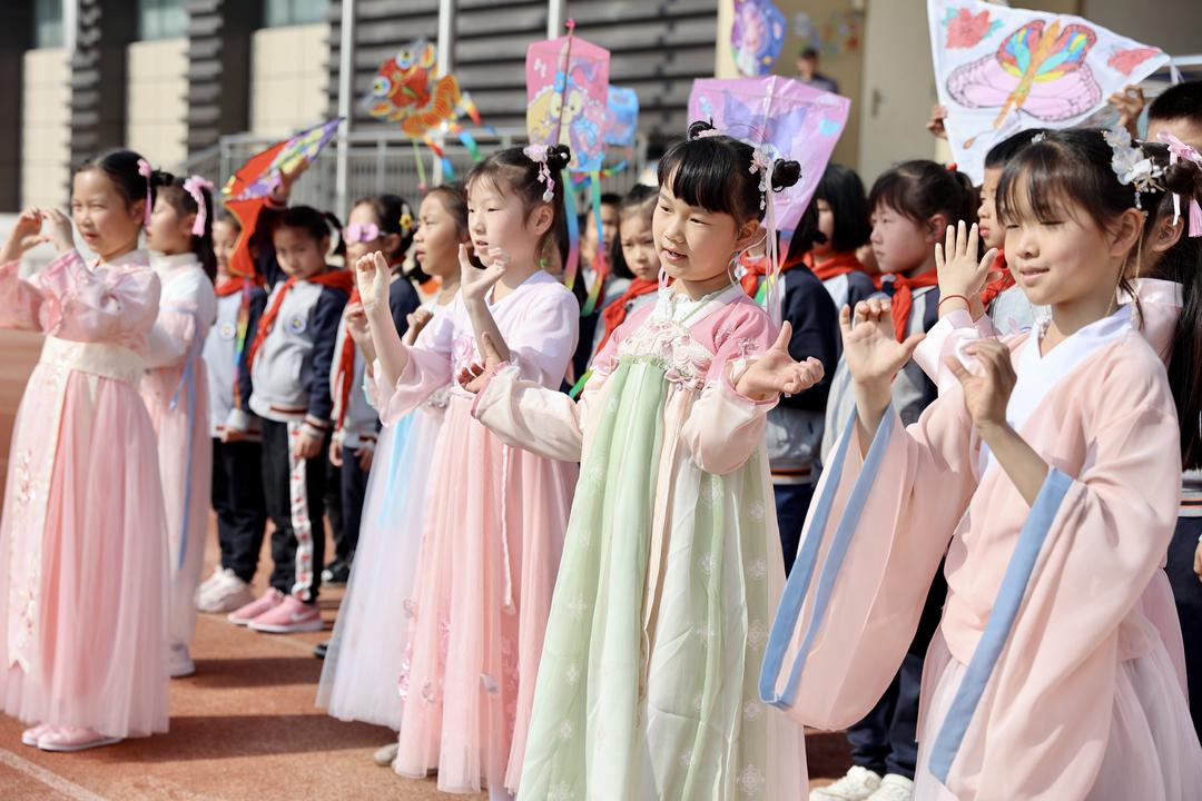 【博学广志】阳光下运动  节气里成长——金小广志路2022-2023学年第二学期春季运动会_html_m2805b8f.jpg