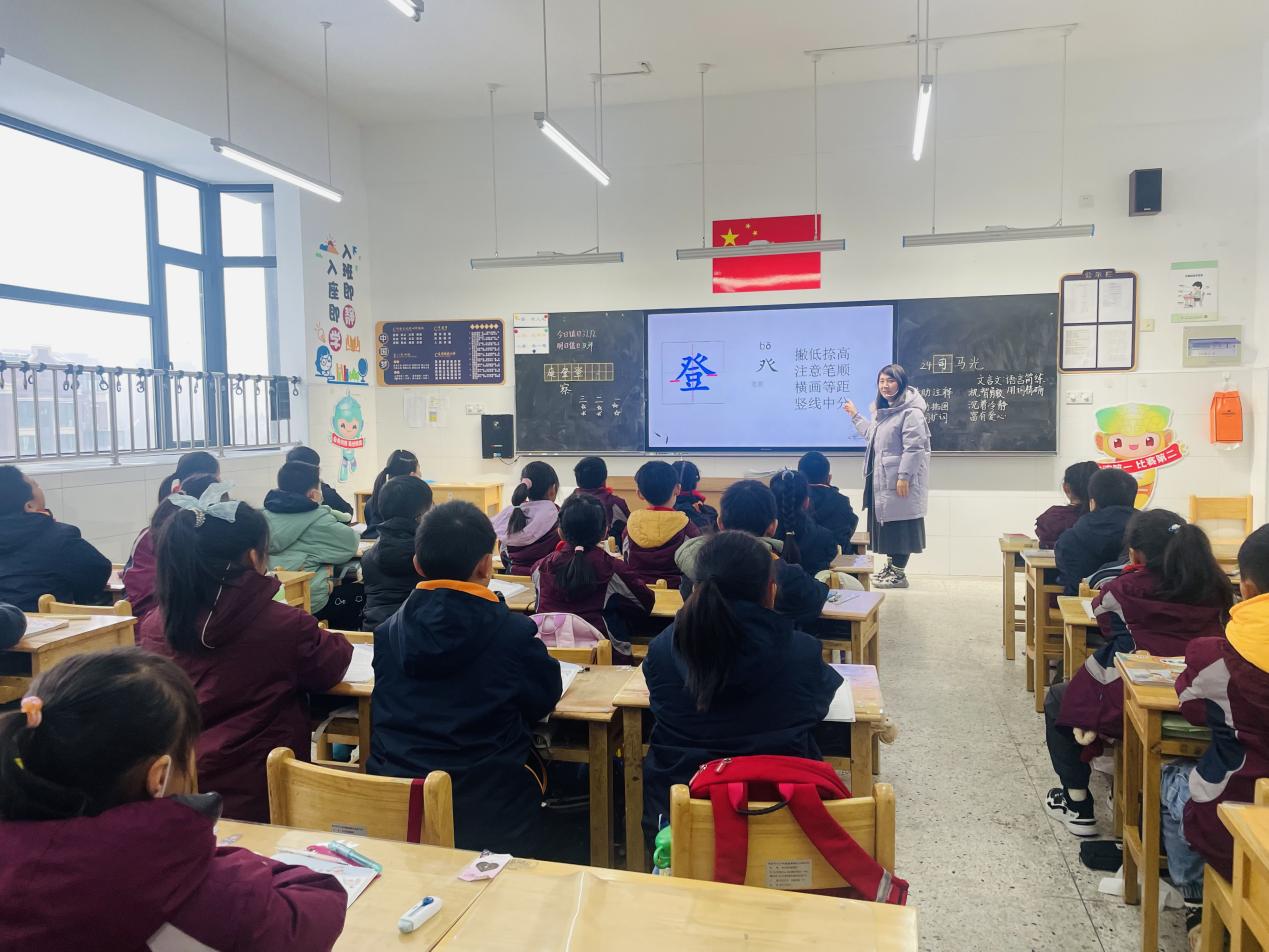 【博学广志】言文言之法 品古文之韵——金陵小学广志路校区三年级语文组教研活动_html_m797c0fee.jpg