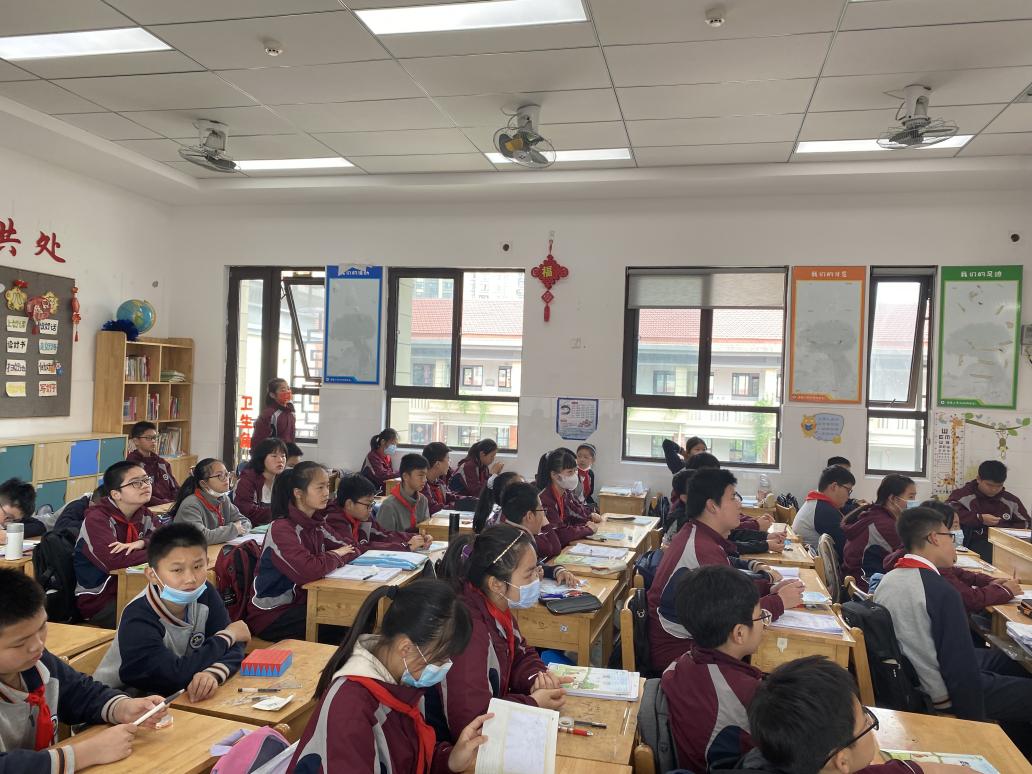 【湖畔光影】“双减”精神进课堂，行政听课促落实——金陵小学（仙林湖校区）“推门听课”活动（11）_html_3189d43b.jpg