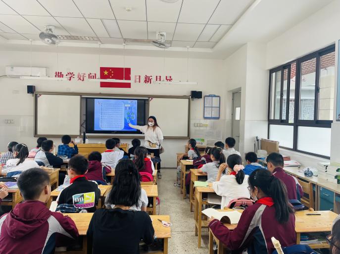 【湖畔光影】“双减”精神进课堂，行政听课促落实——金陵小学（仙林湖校区）“推门听课”活动（11）_html_m344d7102.jpg