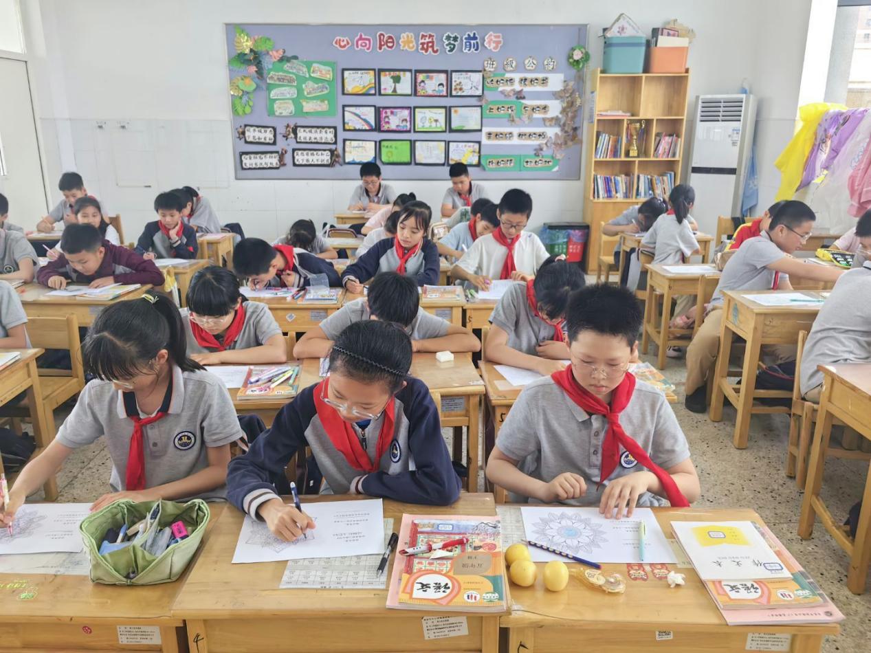 【广志心育】培养积极心态，增强心理韧性——记2024-2025学年5•25心理健康月系列活动(1)_html_696954de.jpg