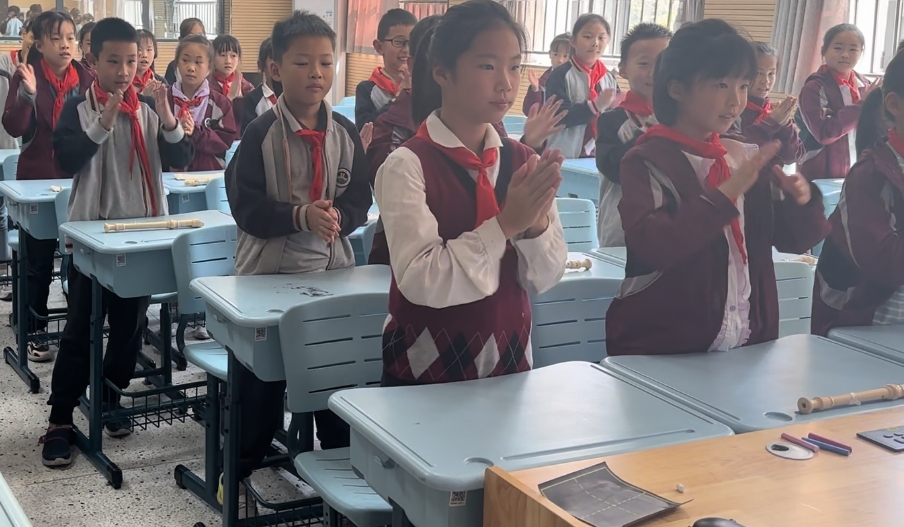 【博学广志】“音”为有你，“乐”在其中———记广志路音乐组校本研修（2）_html_219bd912.jpg